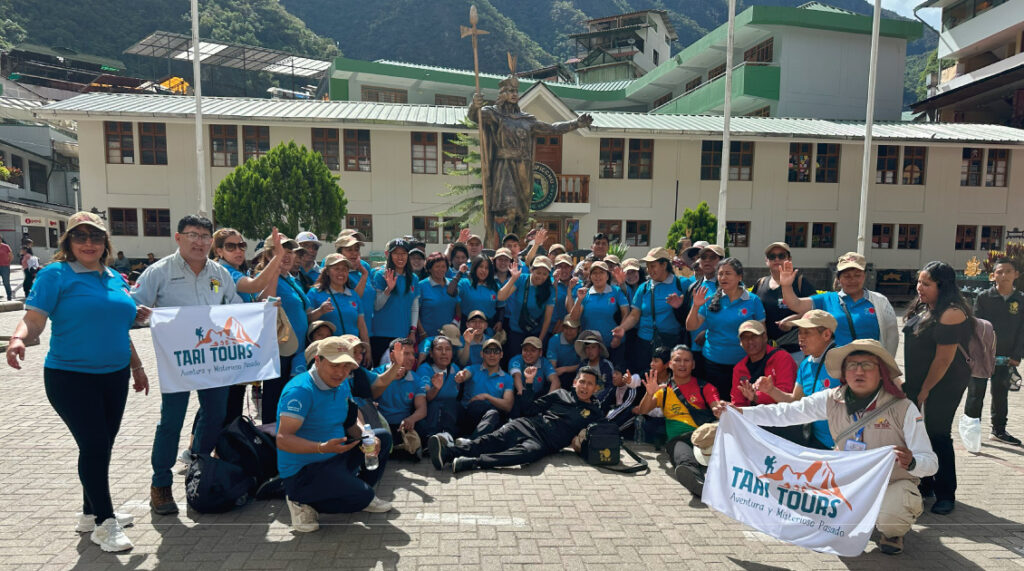 Grupo en Aguas Calientes, Machupicchu Pueblo