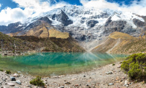 Laguna Humantay glaciar andino Cusco Perú